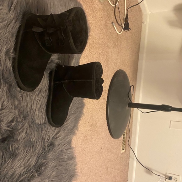 Boots - Picture 3 of 4